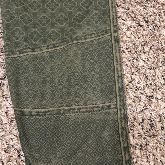 PrAna Moto Cropped Leggings Size Medium Cargo Green Mixed Floral Print - Picture 4 of 9
